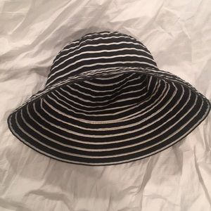 Stripe bucket hat